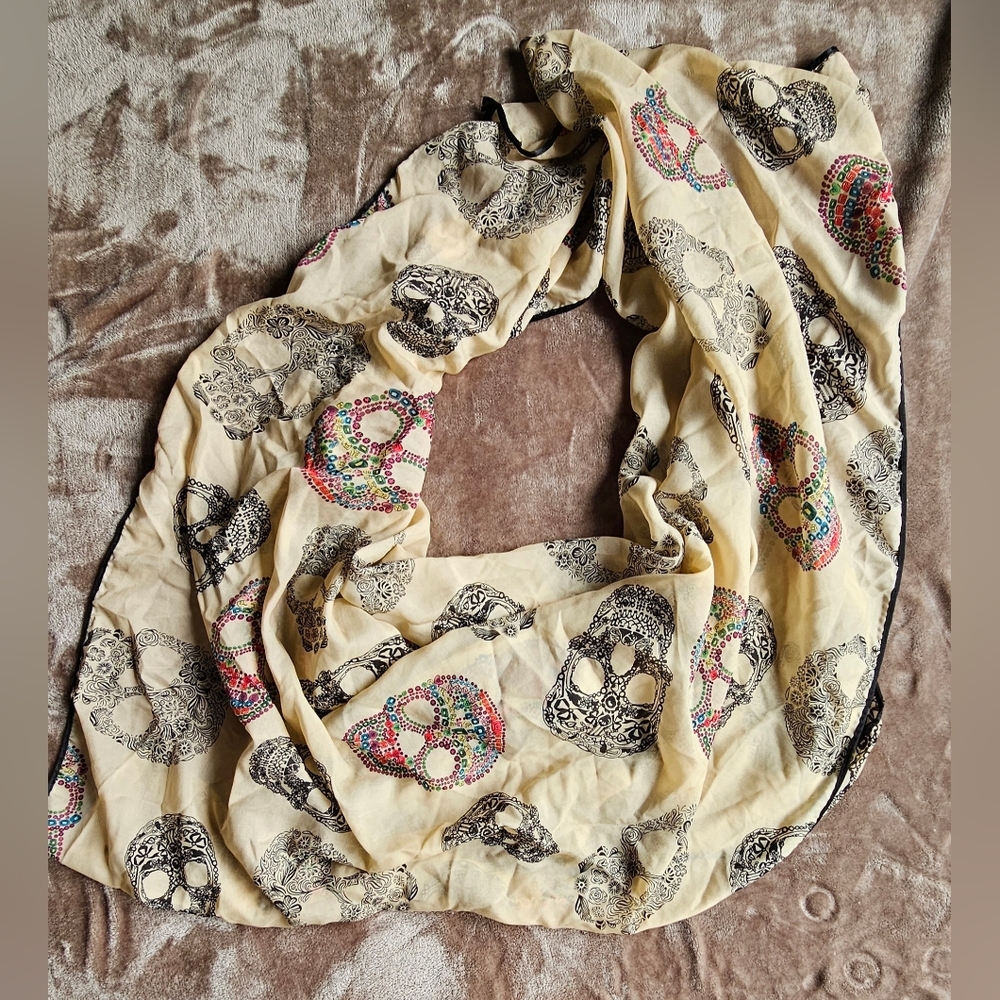 Skull silky scarf